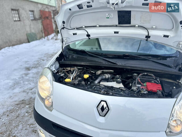 Білий Рено Кєнгу, об'ємом двигуна 1.5 л та пробігом 220 тис. км за 7400 $, фото 46 на Automoto.ua