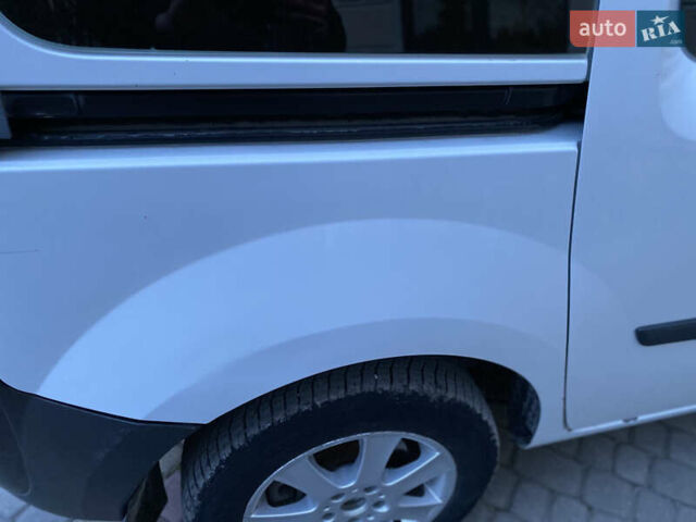 Белый Рено Кенгу, объемом двигателя 1.5 л и пробегом 270 тыс. км за 4599 $, фото 61 на Automoto.ua