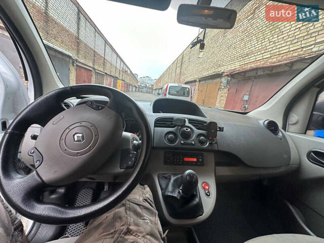 Белый Рено Кенгу, объемом двигателя 1.46 л и пробегом 357 тыс. км за 6100 $, фото 2 на Automoto.ua