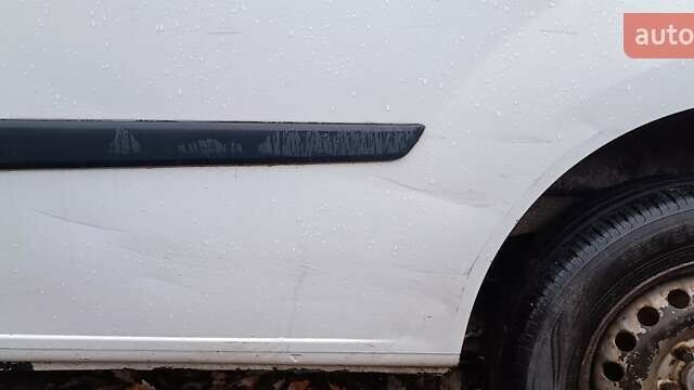 Белый Рено Кенгу, объемом двигателя 1.5 л и пробегом 300 тыс. км за 5200 $, фото 3 на Automoto.ua