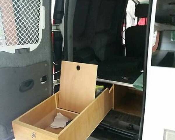 Белый Рено Кенгу, объемом двигателя 1.5 л и пробегом 415 тыс. км за 4600 $, фото 29 на Automoto.ua