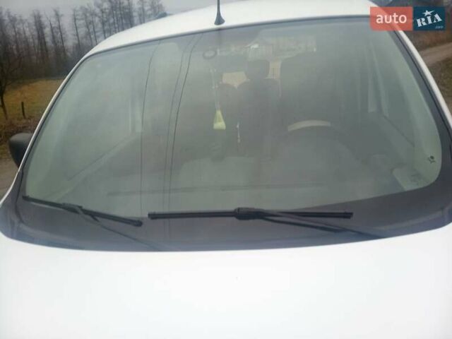 Белый Рено Кенгу, объемом двигателя 1.5 л и пробегом 238 тыс. км за 5500 $, фото 17 на Automoto.ua