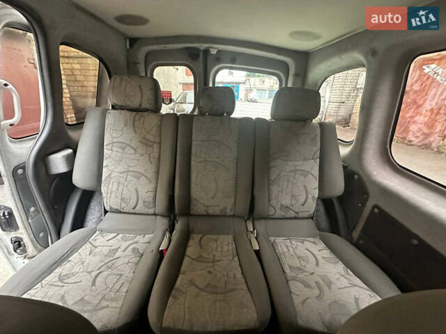 Белый Рено Кенгу, объемом двигателя 1.46 л и пробегом 357 тыс. км за 6100 $, фото 10 на Automoto.ua