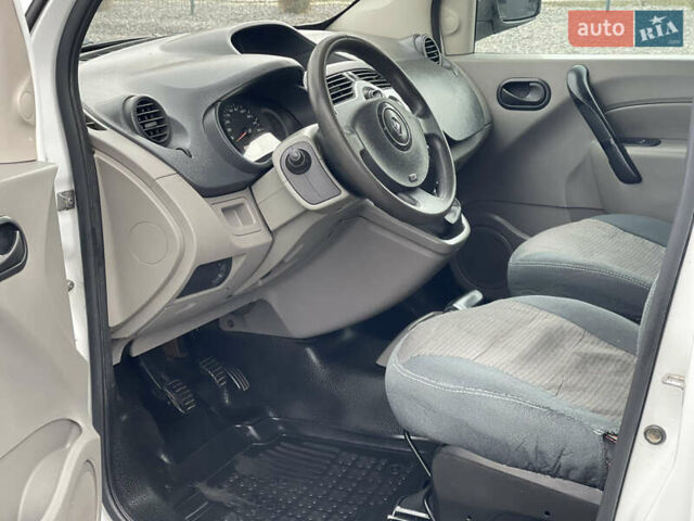 Белый Рено Кенгу, объемом двигателя 1.46 л и пробегом 246 тыс. км за 5850 $, фото 13 на Automoto.ua