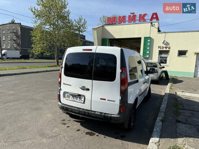 Белый Рено Кенгу, объемом двигателя 1.46 л и пробегом 300 тыс. км за 5500 $, фото 7 на Automoto.ua