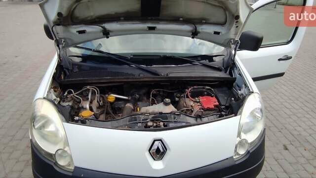 Белый Рено Кенгу, объемом двигателя 1.5 л и пробегом 415 тыс. км за 4600 $, фото 13 на Automoto.ua