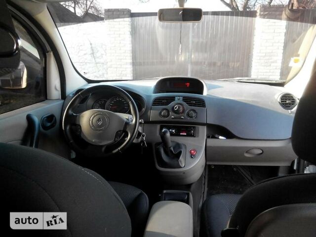 Белый Рено Кенгу, объемом двигателя 1.5 л и пробегом 180 тыс. км за 6000 $, фото 15 на Automoto.ua