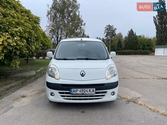 Белый Рено Кенгу, объемом двигателя 1.5 л и пробегом 220 тыс. км за 6800 $, фото 5 на Automoto.ua
