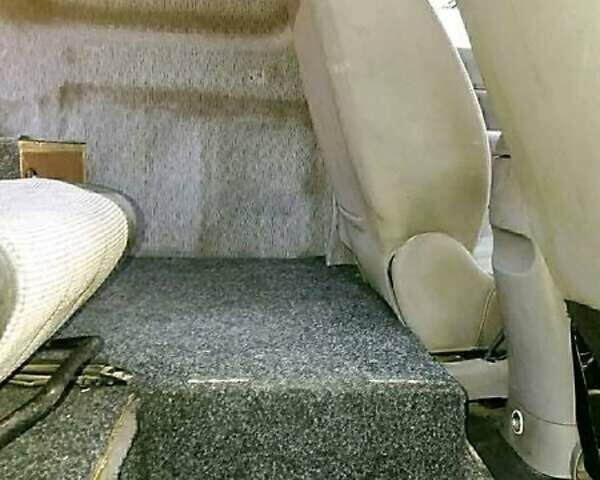 Белый Рено Кенгу, объемом двигателя 1.5 л и пробегом 415 тыс. км за 4600 $, фото 27 на Automoto.ua