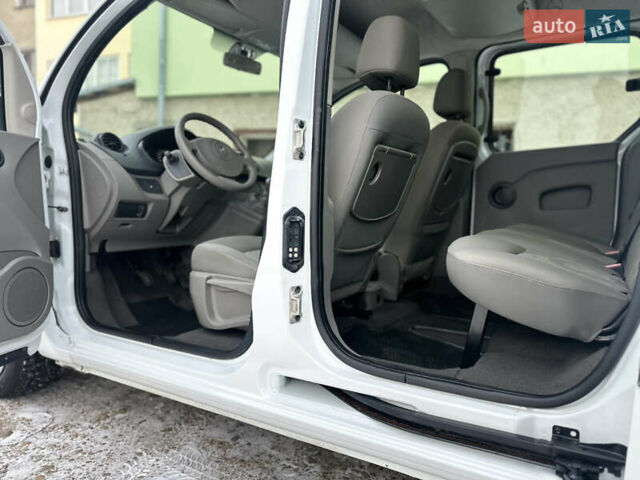 Білий Рено Кєнгу, об'ємом двигуна 1.5 л та пробігом 220 тис. км за 7400 $, фото 39 на Automoto.ua
