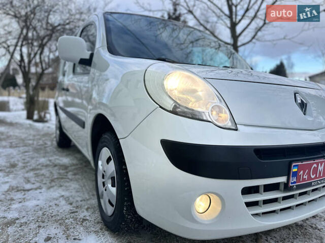 Білий Рено Кєнгу, об'ємом двигуна 1.5 л та пробігом 220 тис. км за 7400 $, фото 12 на Automoto.ua