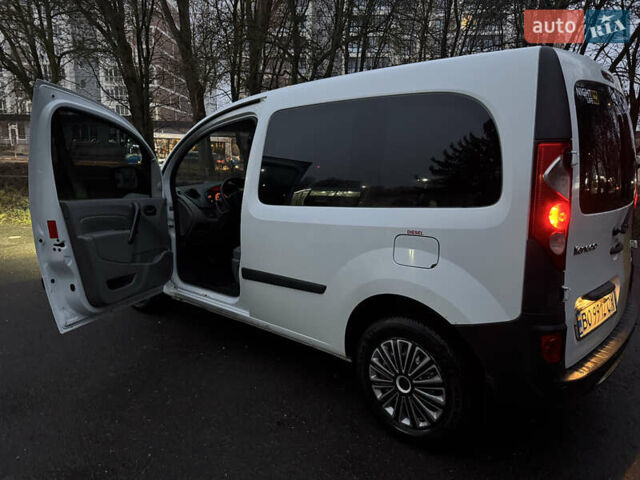 Белый Рено Кенгу, объемом двигателя 1.46 л и пробегом 110 тыс. км за 7800 $, фото 7 на Automoto.ua