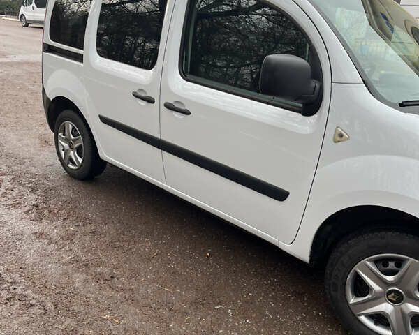 Белый Рено Кенгу, объемом двигателя 1.46 л и пробегом 398 тыс. км за 5600 $, фото 4 на Automoto.ua