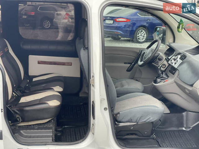 Белый Рено Кенгу, объемом двигателя 1.46 л и пробегом 246 тыс. км за 5850 $, фото 20 на Automoto.ua