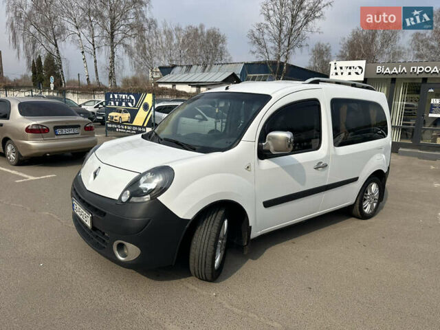 Белый Рено Кенгу, объемом двигателя 1.46 л и пробегом 200 тыс. км за 6999 $, фото 23 на Automoto.ua