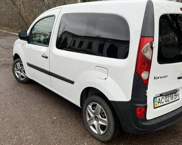 Белый Рено Кенгу, объемом двигателя 1.46 л и пробегом 398 тыс. км за 5600 $, фото 2 на Automoto.ua