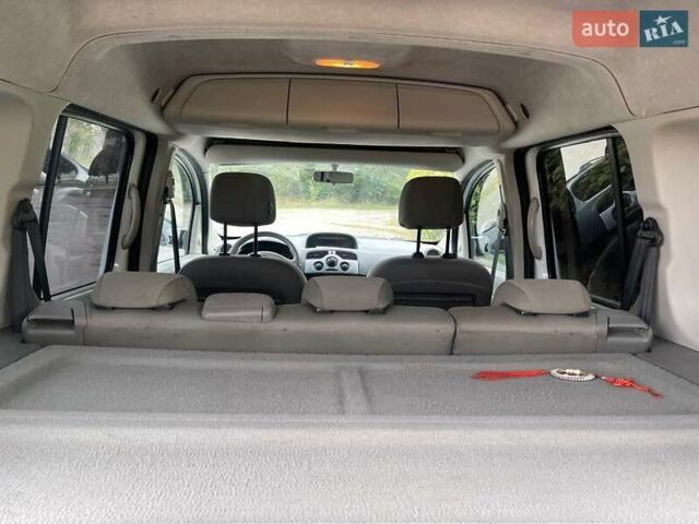 Белый Рено Кенгу, объемом двигателя 1.5 л и пробегом 220 тыс. км за 6800 $, фото 19 на Automoto.ua