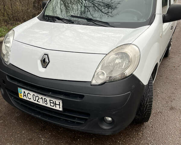 Белый Рено Кенгу, объемом двигателя 1.46 л и пробегом 398 тыс. км за 5600 $, фото 1 на Automoto.ua