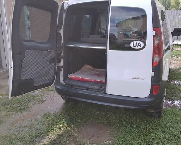 Белый Рено Кенгу, объемом двигателя 1.5 л и пробегом 173 тыс. км за 6200 $, фото 2 на Automoto.ua