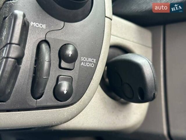 Білий Рено Кєнгу, об'ємом двигуна 1.6 л та пробігом 356 тис. км за 5990 $, фото 21 на Automoto.ua