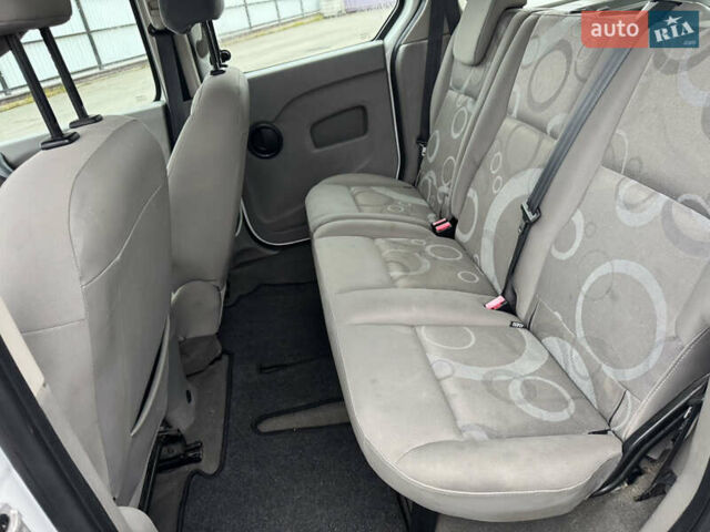 Білий Рено Кєнгу, об'ємом двигуна 1.5 л та пробігом 250 тис. км за 6850 $, фото 14 на Automoto.ua