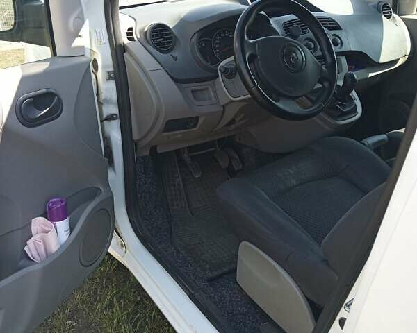 Білий Рено Кєнгу, об'ємом двигуна 1.5 л та пробігом 250 тис. км за 7300 $, фото 13 на Automoto.ua