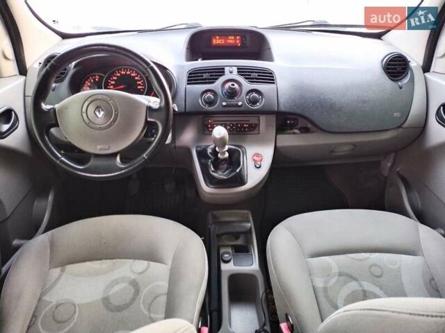 Рено Кенгу 2010 в Житомире на Automoto.ua Белый Рено Кенгу, объемом двигателя 1.46 л и пробегом 271 тыс. км за 7299 $, фото 15 на Automoto.ua