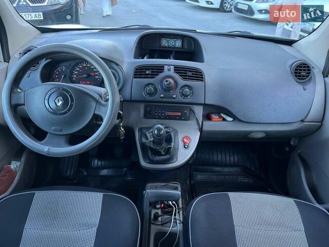 Белый Рено Кенгу, объемом двигателя 1.5 л и пробегом 301 тыс. км за 6290 $, фото 22 на Automoto.ua