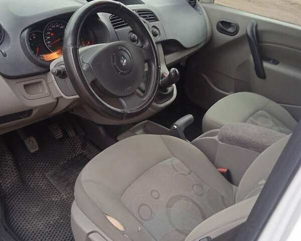 Білий Рено Кєнгу, об'ємом двигуна 1.46 л та пробігом 254 тис. км за 4500 $, фото 13 на Automoto.ua