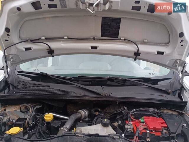 Белый Рено Кенгу, объемом двигателя 1.5 л и пробегом 327 тыс. км за 6500 $, фото 17 на Automoto.ua