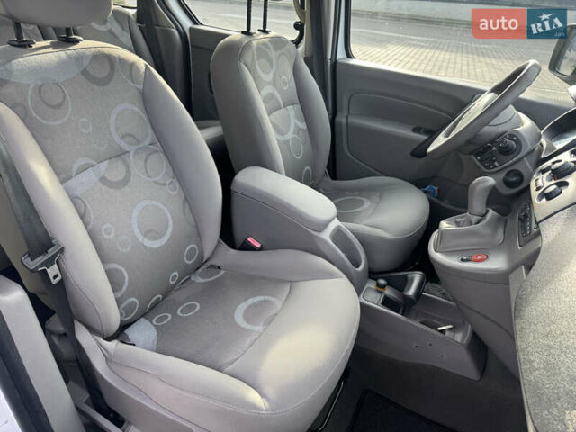 Білий Рено Кєнгу, об'ємом двигуна 1.5 л та пробігом 250 тис. км за 6900 $, фото 19 на Automoto.ua