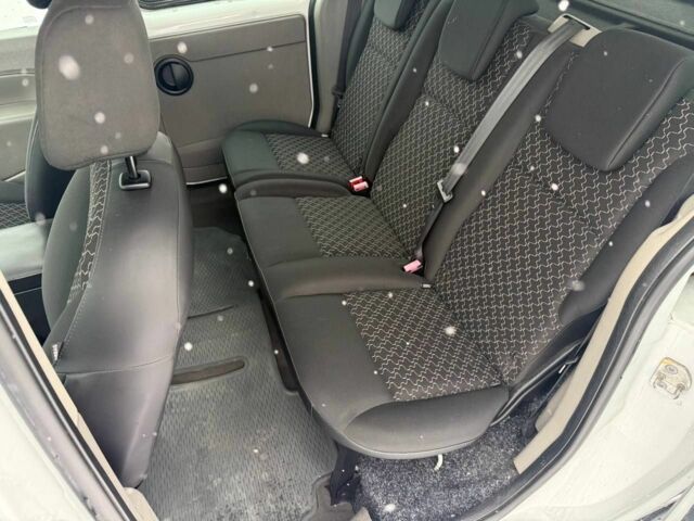 Білий Рено Кєнгу, об'ємом двигуна 1.5 л та пробігом 107 тис. км за 6200 $, фото 13 на Automoto.ua