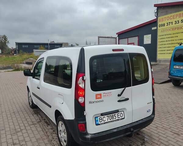 Белый Рено Кенгу, объемом двигателя 1.46 л и пробегом 258 тыс. км за 6200 $, фото 2 на Automoto.ua