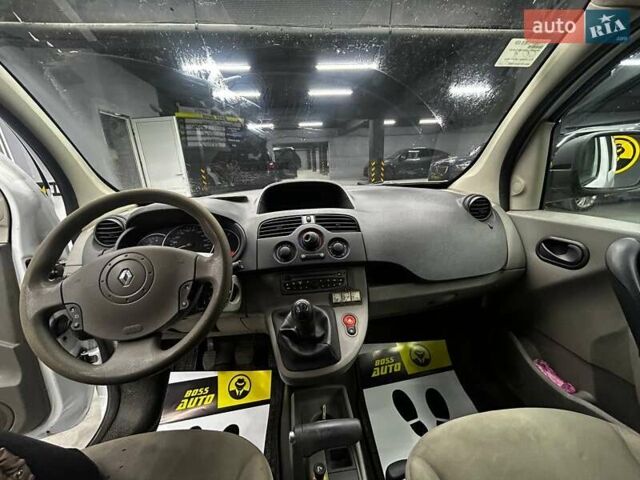 Белый Рено Кенгу, объемом двигателя 1.46 л и пробегом 181 тыс. км за 5500 $, фото 13 на Automoto.ua