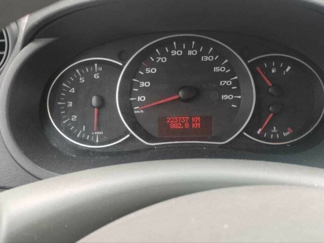 Білий Рено Кєнгу, об'ємом двигуна 1.5 л та пробігом 224 тис. км за 5400 $, фото 3 на Automoto.ua