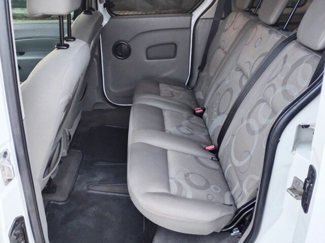 Белый Рено Кенгу, объемом двигателя 1.5 л и пробегом 271 тыс. км за 7299 $, фото 18 на Automoto.ua