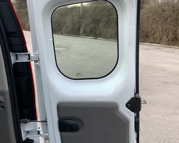 Белый Рено Кенгу, объемом двигателя 1.6 л и пробегом 152 тыс. км за 7100 $, фото 22 на Automoto.ua