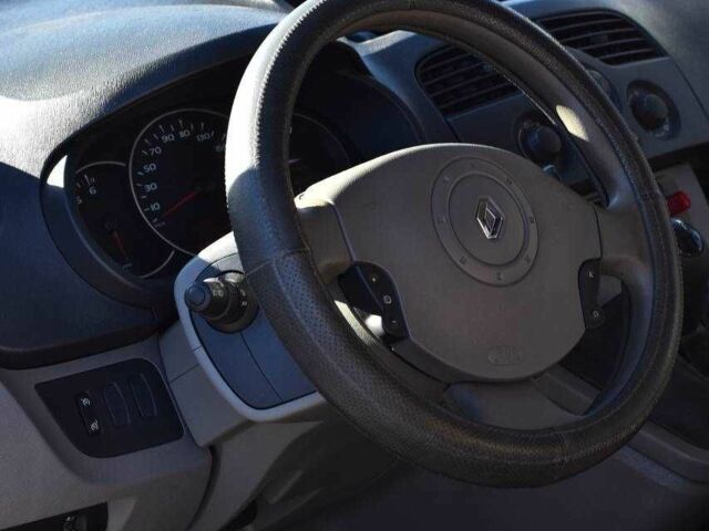 Белый Рено Кенгу, объемом двигателя 1.5 л и пробегом 191 тыс. км за 7499 $, фото 10 на Automoto.ua