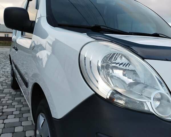 Рено Кенгу 2010 в Житомире на Automoto.ua Белый Рено Кенгу, объемом двигателя 1.46 л и пробегом 271 тыс. км за 7299 $, фото 2 на Automoto.ua