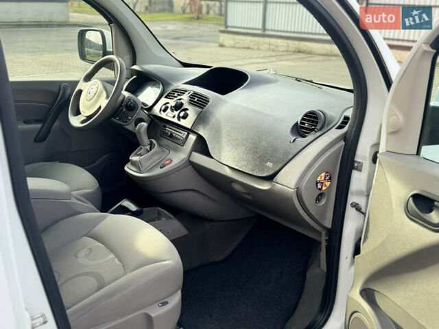Білий Рено Кєнгу, об'ємом двигуна 1.5 л та пробігом 250 тис. км за 6900 $, фото 18 на Automoto.ua
