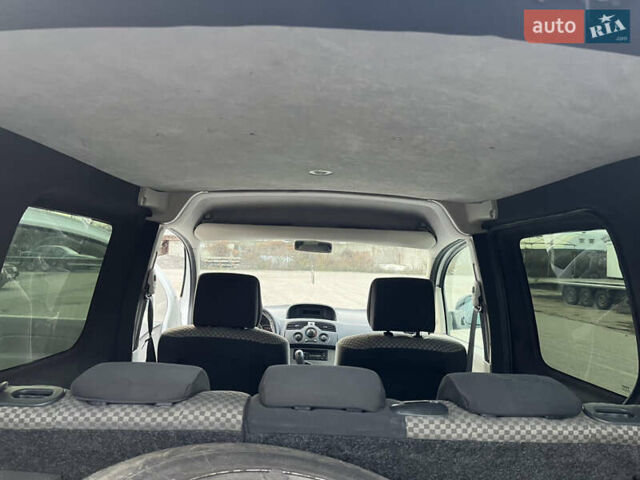 Белый Рено Кенгу, объемом двигателя 1.46 л и пробегом 290 тыс. км за 5999 $, фото 31 на Automoto.ua