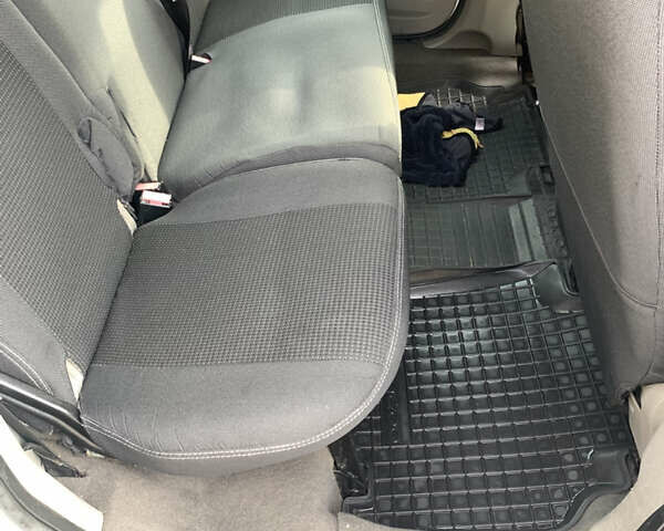 Белый Рено Кенгу, объемом двигателя 1.6 л и пробегом 152 тыс. км за 7100 $, фото 26 на Automoto.ua