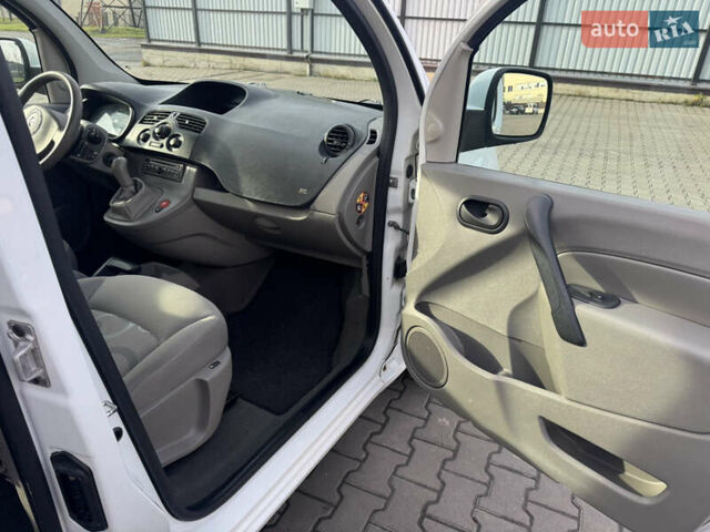 Білий Рено Кєнгу, об'ємом двигуна 1.5 л та пробігом 250 тис. км за 6900 $, фото 21 на Automoto.ua