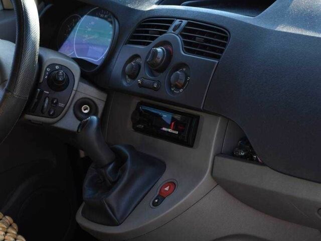 Белый Рено Кенгу, объемом двигателя 1.5 л и пробегом 191 тыс. км за 7499 $, фото 14 на Automoto.ua