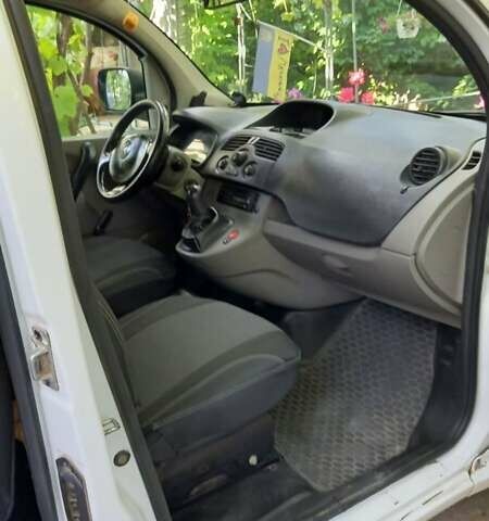 Белый Рено Кенгу, объемом двигателя 1.5 л и пробегом 325 тыс. км за 4000 $, фото 7 на Automoto.ua