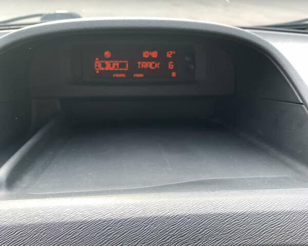 Белый Рено Кенгу, объемом двигателя 1.6 л и пробегом 152 тыс. км за 7100 $, фото 16 на Automoto.ua