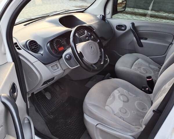 Рено Кенгу 2010 в Житомире на Automoto.ua Белый Рено Кенгу, объемом двигателя 1.46 л и пробегом 271 тыс. км за 7299 $, фото 11 на Automoto.ua