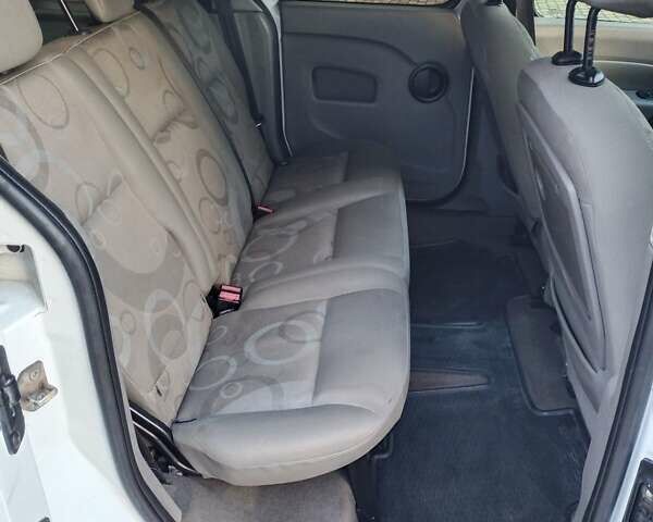 Рено Кенгу 2010 в Житомире на Automoto.ua Белый Рено Кенгу, объемом двигателя 1.46 л и пробегом 271 тыс. км за 7299 $, фото 18 на Automoto.ua