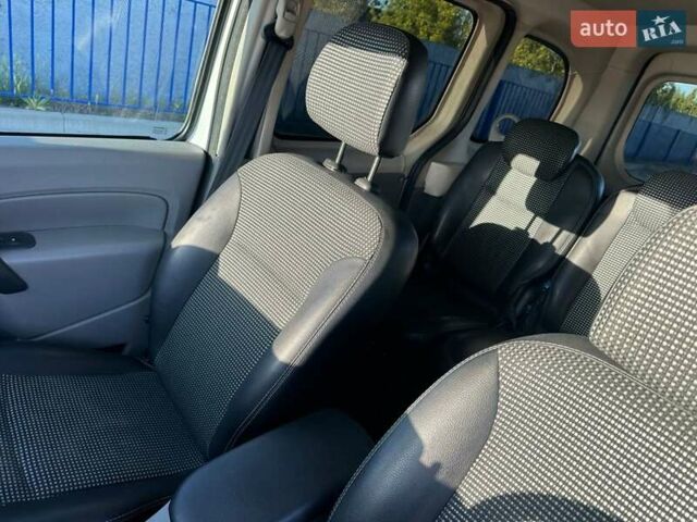 Белый Рено Кенгу, объемом двигателя 1.46 л и пробегом 206 тыс. км за 6599 $, фото 18 на Automoto.ua