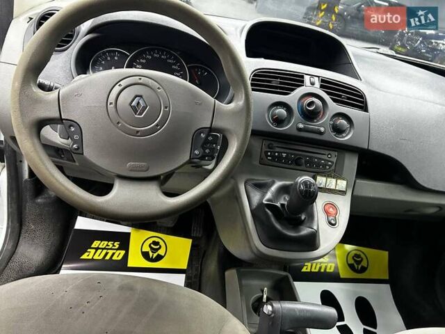 Белый Рено Кенгу, объемом двигателя 1.46 л и пробегом 181 тыс. км за 5500 $, фото 12 на Automoto.ua